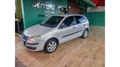 VOLKSWAGEN - POLO - 2006/2007 - Prata - R$ 35.900,00