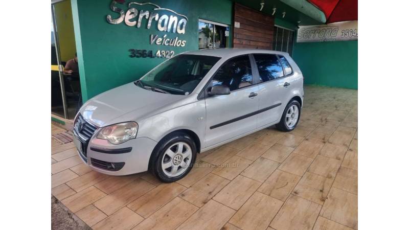 VOLKSWAGEN - POLO - 2006/2007 - Prata - R$ 35.900,00