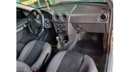 CHEVROLET - PRISMA - 2008/2009 - Prata - R$ 32.900,00