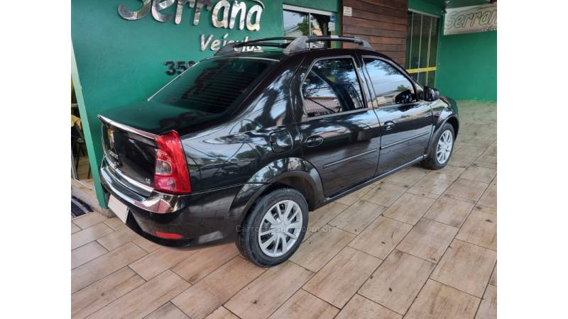 RENAULT - LOGAN - 2012/2013 - Preta - R$ 34.900,00