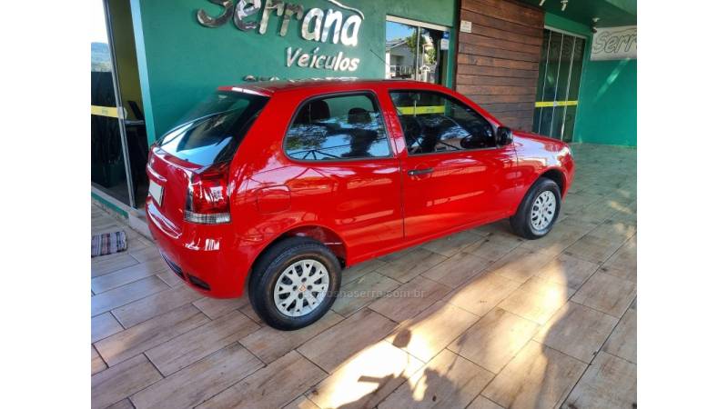 FIAT - PALIO - 2015/2016 - Vermelha - R$ 34.900,00